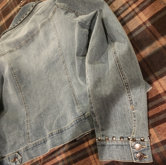 Denim jacket embroidered - Picture 8 of 10